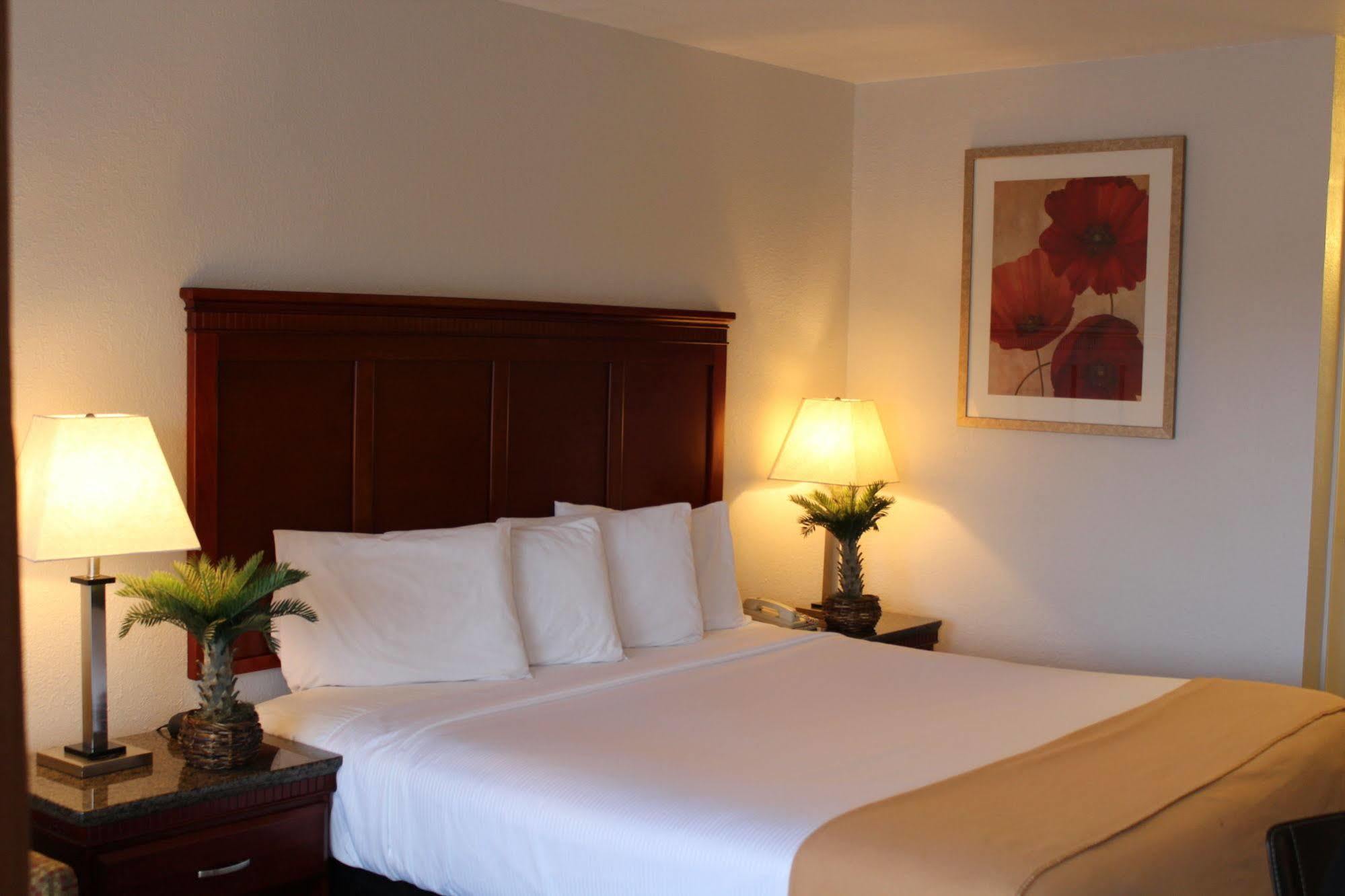 Inn E Real Santa Clara